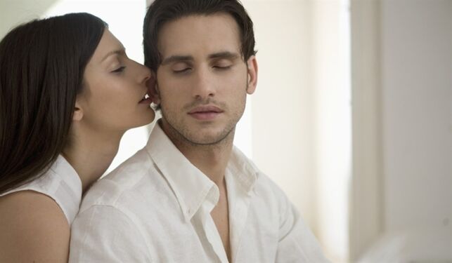 toques ligeros para excitar a un hombre